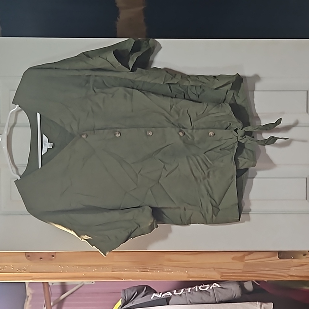Time and tru size Large button down shirt with tie at bottom. Never worn.